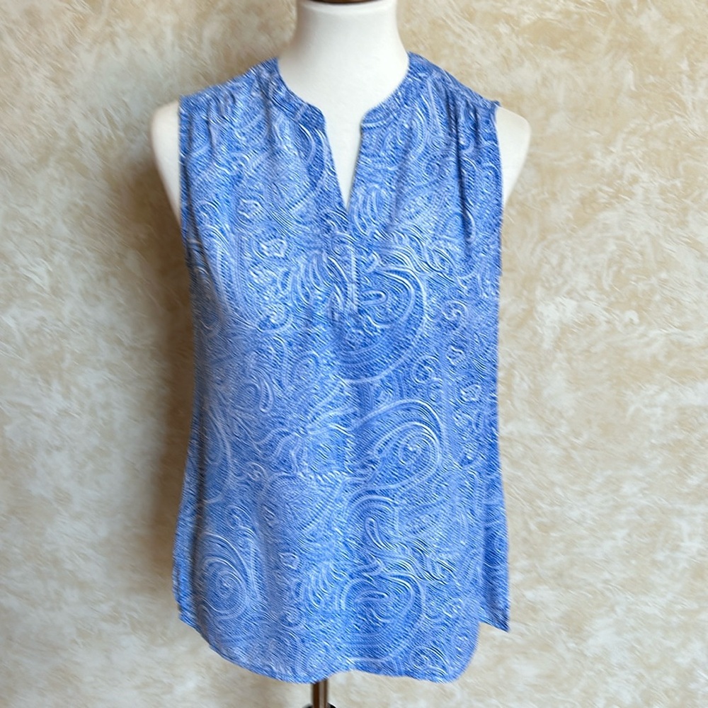 Chaus Blue Paisley Sleeveless Split-Neck Top
